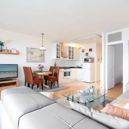 App 537 - Strandlage Apartment Sierksdorf