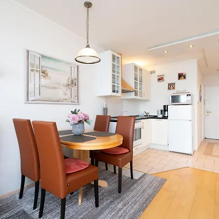 App 537 - Strandlage Apartment Sierksdorf